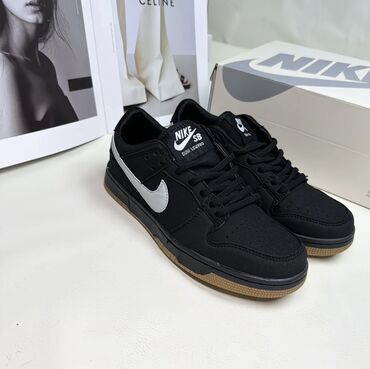 Кроссовки и спортивная обувь: Торг есть новые не одетые Nike SB Dunk Low Pro — скейт-кроссовки