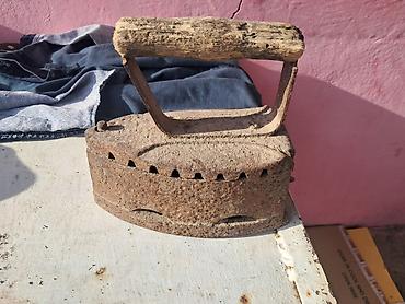 kohnə xalca satisi: Antik kömürlü ütü - Material: Tamamilə dəmir gövdə, taxta tutacaq - — 1