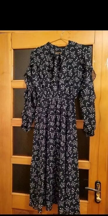 sifon material: Platya. Standart ölçü. 38 den 44 ölçü geyinen xanimlara olur.Şifon