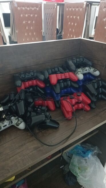 xaladenik işlənmiş: Salam PlayStation 3 Orginal 4 pin Dualshock heç bir Pirablem yoxdu