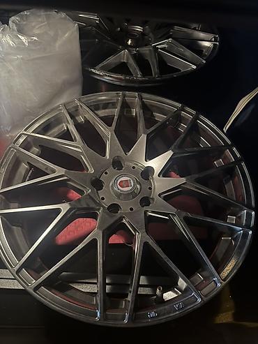 diskiler: HRE Performance Wheels çoxşaxəli yüngül lehimli disklər dəsti R18 — 2