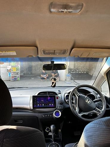 авто кытай: Honda Fit: 2013 г., Гибрид, Хэтчбэк — 8