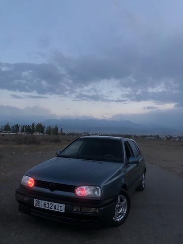 Volkswagen Golf: 1998 г., 1.8 л, Механика, Бензин, Хэтчбэк