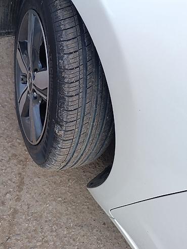 sideniya: Kia K3: 1.6 l | 2017 il Sedan — 9