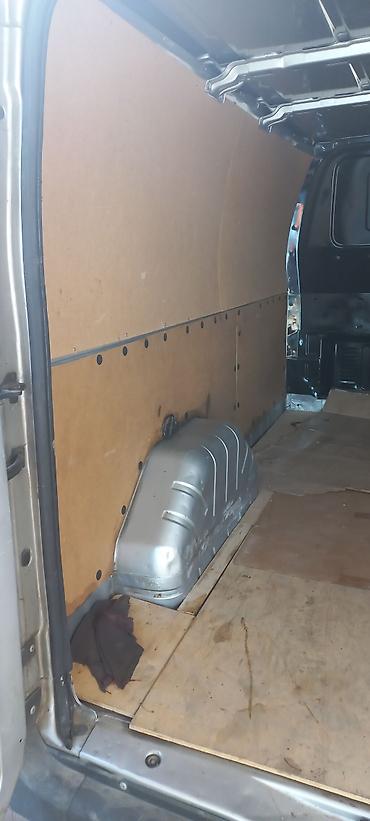 Ford: Ford Transit: 2.2 l | 2010 il 150000 km Van/Minivan — 5