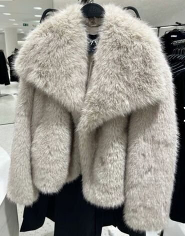 zara teddy: S (EU 36), Faux fur, color - Beige