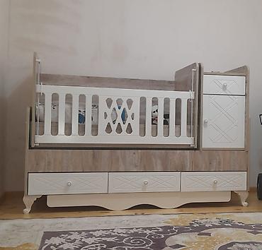 Beşiklər: Uşaq beşiyi – çevrilə bilən model - Material: ağ və ağac tonlarında — 2
