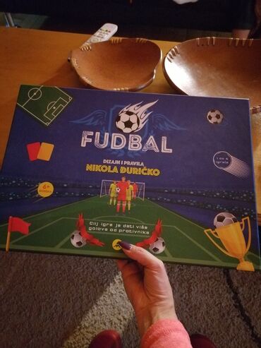 Društvene igre: Drustvena igra fudbal-Nikola Djuricko Ne koristena, kao nova. Samo