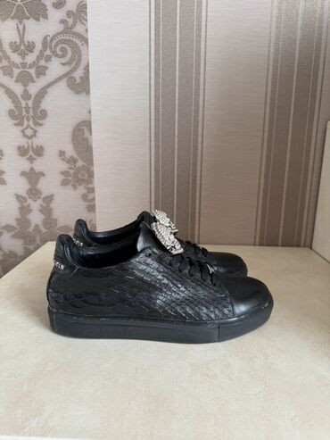 черные кроссовки: Продаю стильную обувь Philipp Plein,кожа натуральная,качество Lux,в
