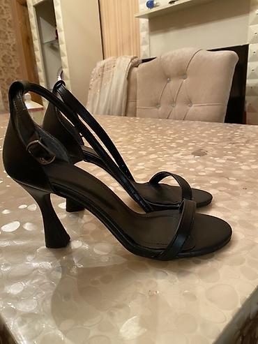 sendel: Qadın üçün zərif qara sandal Yeni alinib Hec geyinilmeyib Ayagima — 3