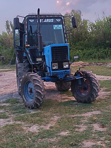 traktor qosqusu: Belarus MTZ 82.1 traktor. Kənd təsərrüfatı işləri üçün uyğun, kabinli — 1