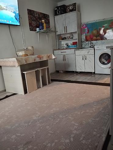 Жасануучу столдор: Даараткана үчүн үстөл, Колдонулган, Күзгүсү менен — 3