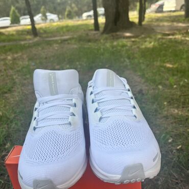 ремонт брендовых очков: Представляем универсальные кроссовки Nike ReactX в белом цвете