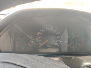 surətlər qutusu: Mercedes-Benz C-Class: 2.2 l | 1999 il Sedan