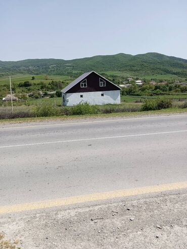 həyət evlərin satışı: 4 otaqlı, 150 kv. m, Yeni təmirli