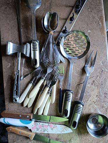 Другие хозтовары: Набор разномастных хозяйственных вещей для дома и дачи. В составе: - — 5