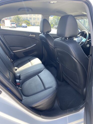 Hyundai: Hyundai Accent: 1.4 l | 2016 il Sedan — 15