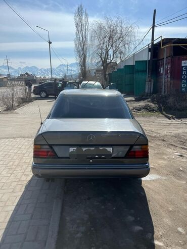 Mercedes-Benz: Mercedes-Benz W124: 1990 г., 2.6 л, Механика, Бензин, Седан