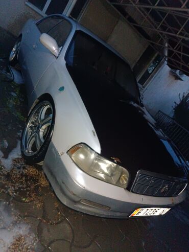 тоята вич: Toyota Crown: 1992 г., 4 л, Автомат, Бензин, Седан