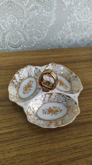 Посуда: Прозрачное блюдо в форме рыбы. Оригинальный предмет сервировки — 8