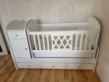 детские альбомы для фотографий: Oğlan və qız üçün, Dördbucaq, Beşik, Dəst ilə, Matras ilə, Yellənmə mexanizmsiz