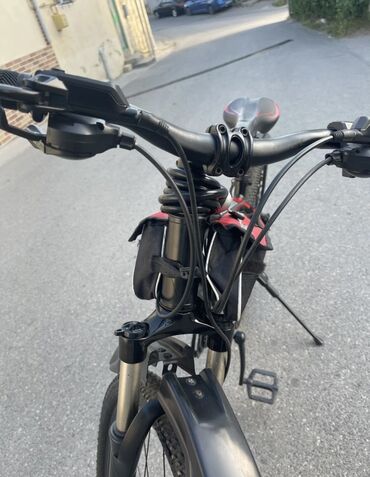 İdman velosipedləri: Şəhər və yüngül off-road üçün çoxfunksiyalı velosiped - Güclü