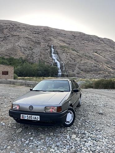 китайский минивэн купить: Volkswagen Passat: 1992 г., 1.8 л, Механика, Бензин, Лифтбек — 4