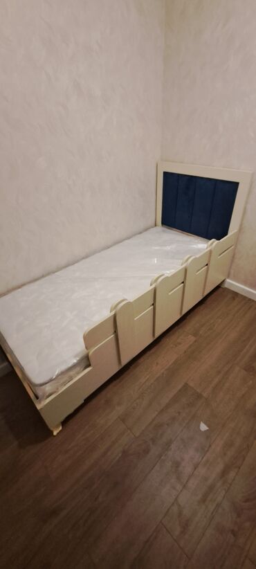 двухместная кровать: Односпальная кровать, Без подьемного механизма, Бесплатный матрас, Без выдвижных ящиков, Азербайджан, Ламинат гладкий