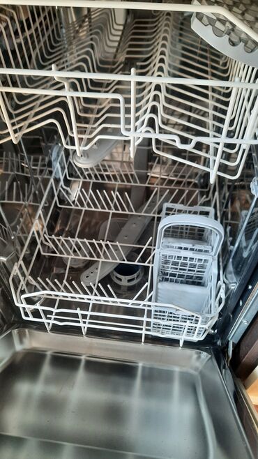 Nehrə aparatları: Qabyuyan maşın Hotpoint-Ariston, Ensiz (45 sm.), İşlənmiş