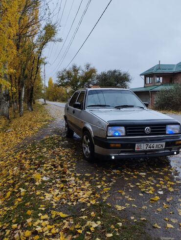 кудайберген авто: Volkswagen Jetta: 1988 г., 1.6 л, Механика, Бензин, Седан