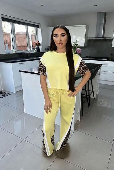 Kompleti: 💫New collection💫

⚜️Univerzalna velicina
⚜️Cena 3500 din — 7