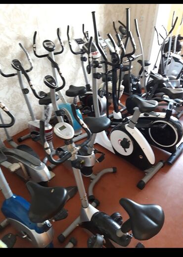 Maskalar, eynəklər: Bu kolleksiyada müxtəlif növ velotrenajorlar və elliptik trenajorlar