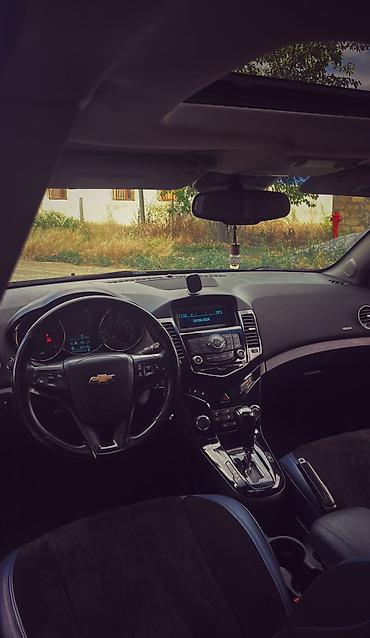 07 2012: Chevrolet Cruze: 1.4 l | 2012 il 300000 km Sedan — 7