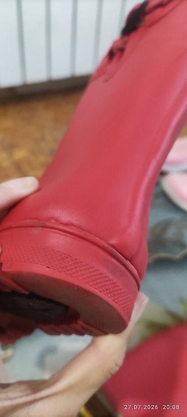 каучук: На фото — сапоги легендарной французской марки **Aigle** (Эгл). Они — 4