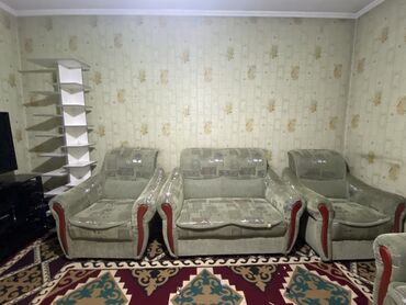 мебель шатура: Угловой диван, цвет - Зеленый, Б/у