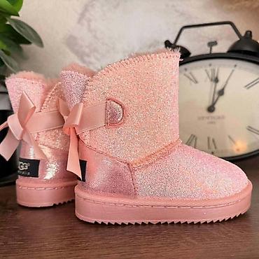 ugg papuče: Ugg dečije čizmice roze sa šljokicama NOVO Novo Brojevi 25 do 36 fb — 1