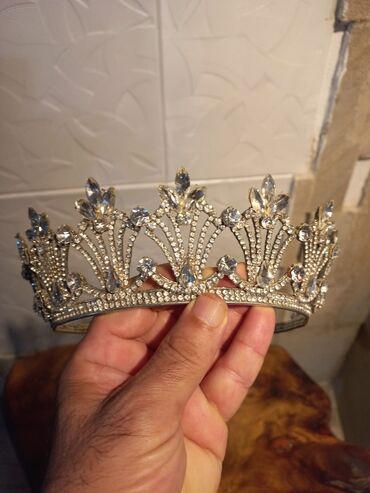 Taclar: Gəlin tacları və saç aksesuarları dəsti cəmi 300 azn - Üç fərqli — 18