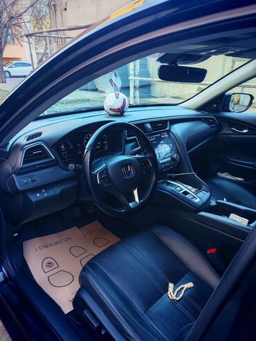 Honda: Honda Insight Hybrid sedan - Güc aqreqatı: benzin-elektrik hibrid — 4