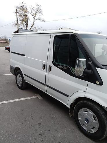 ford transit salon: Ford Transit yük furgonu - Gövdə: Ağ rəngli qapalı furgon, yan — 4