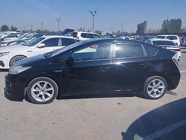 Toyota: Toyota Prius: 2013 г., 1.8 л, Робот, Гибрид, Хэтчбэк — 3