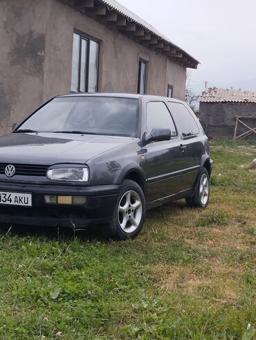 продаю или меняю на дом: Представлен трехдверный хэтчбек Volkswagen Golf третьего поколения в