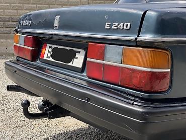 Volvo: Volvo 240: 1988 г., 2.3 л, Механика, Бензин, Седан — 2