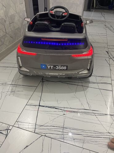 cybex ikinci el: Uşaqlar üçün nəzərdə tutulmuş boz rəngli, akkumulyatorla işləyən