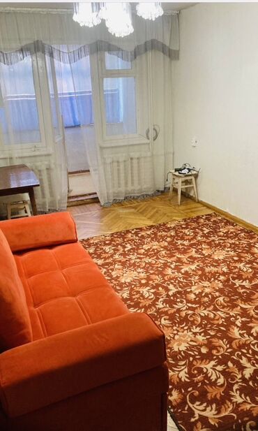 продается цокольное помещение алматинка магистраль: 3 бөлмө, 60 кв. м, 104-серия, 1 кабат, Косметикалык ремонт