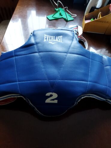 спортивные одежды: Протектор - 500с б/у в хорошем состоянии