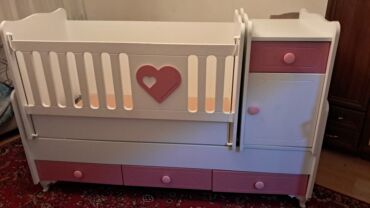 dowek: Для девочки, Б/у, Четырехугольная, Колыбель, Без бортиков, Без матраса, С механизмом качания