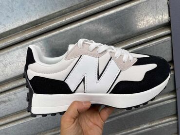 new balance: New Balance, 40