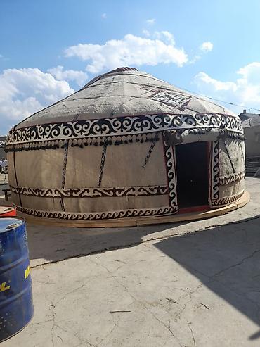 Киргизская юрта с полноценным традиционным убранством. Особенности: -