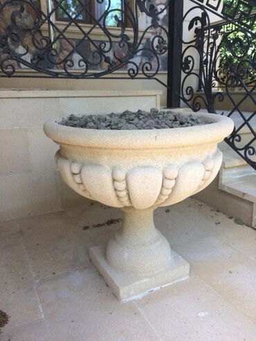 Həyət darvazaları: Dekorativ daş elementlər. Bu daşlar evin fasadına zəriflik və — 3