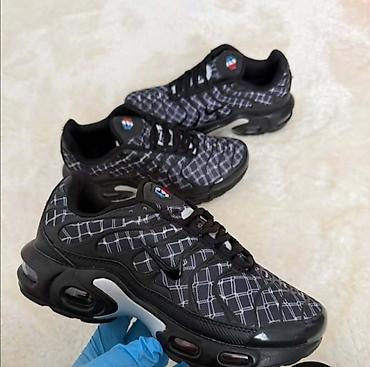 Patike: Svi modeli po 2850 din
br 36 do 46 — 27